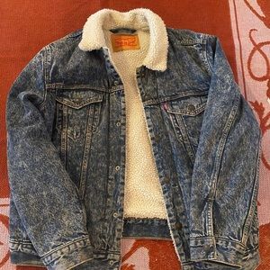 Levi’s denim jacket large